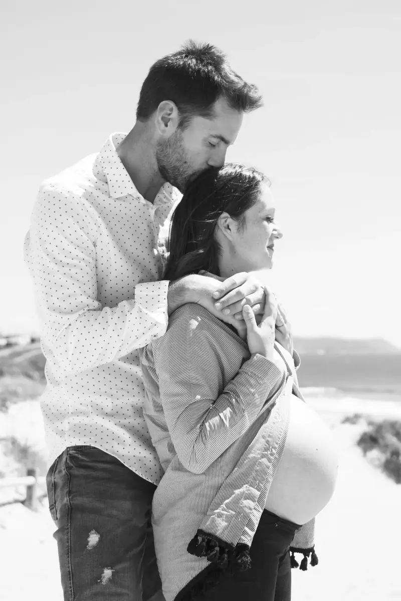 Maternidad con pareja en exterior
