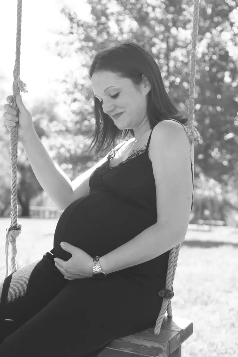 Sesión de maternidad en interior